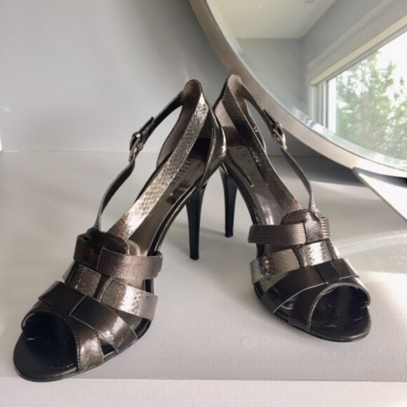 Gorgeous Guess Marciano pewter/silver strappy leather heels size 7.5 - Picture 15 of 16